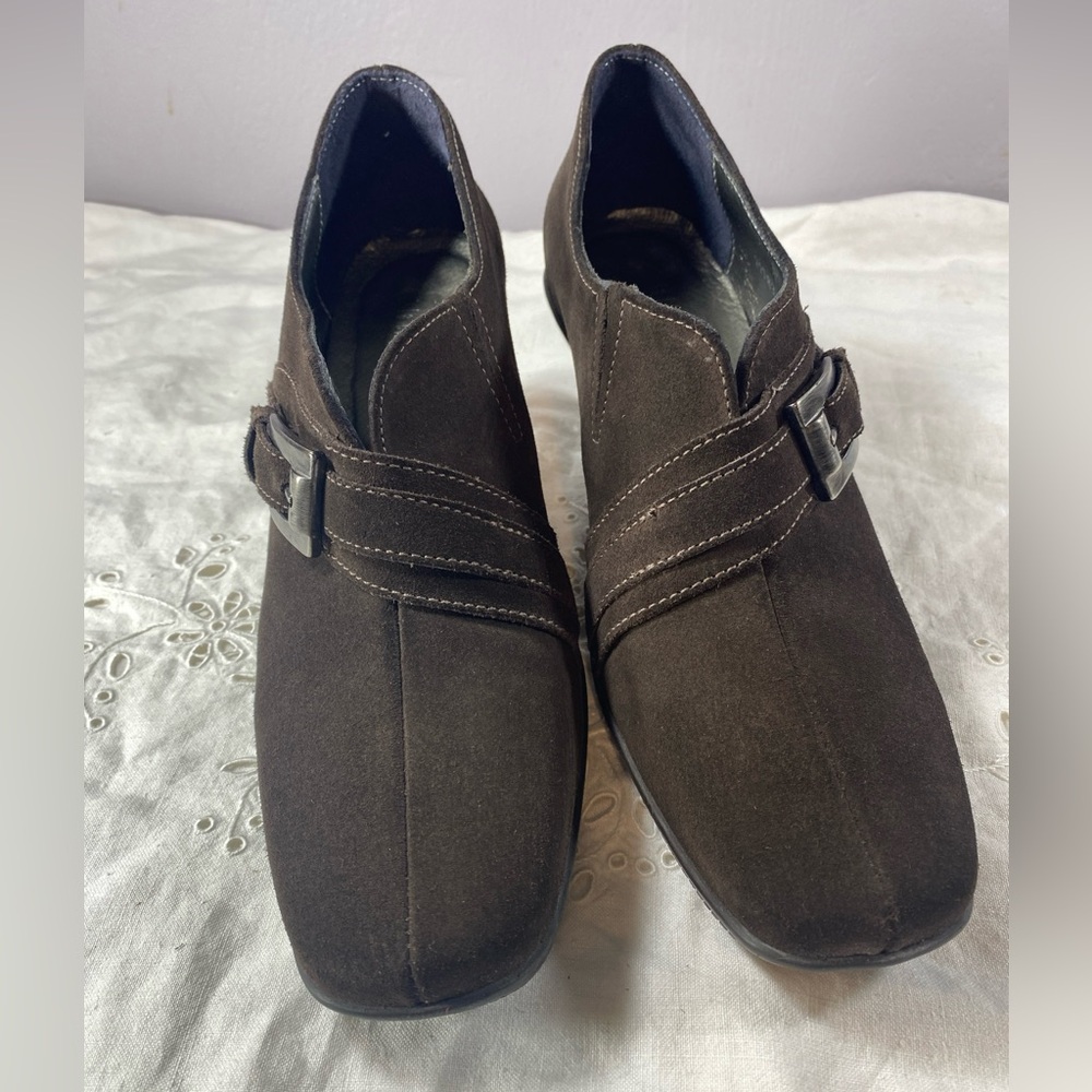 La Canadienne Rhett Brown suede Slip On Shoes W/ square Toes & Buckles Sz 7.5